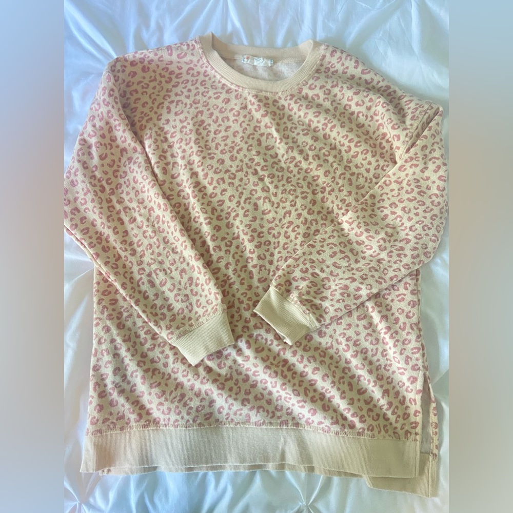 pink cheetah/leopard long sleeve ˚ʚ♡ɞ˚